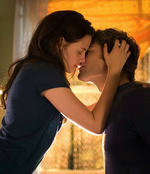 Bella with Edward 14