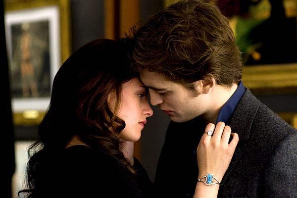 Bella with Edward 29