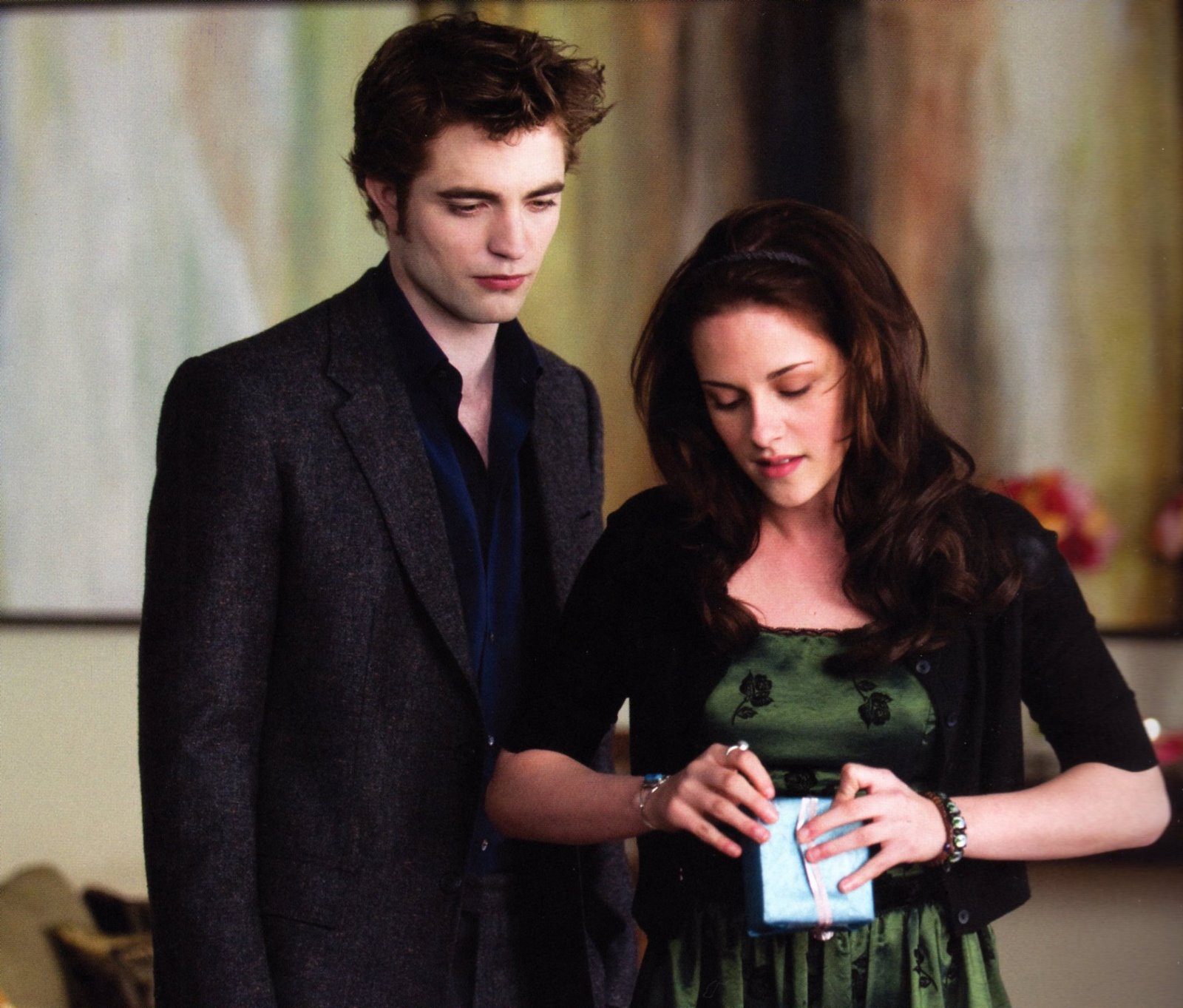 Bella with Edward 52