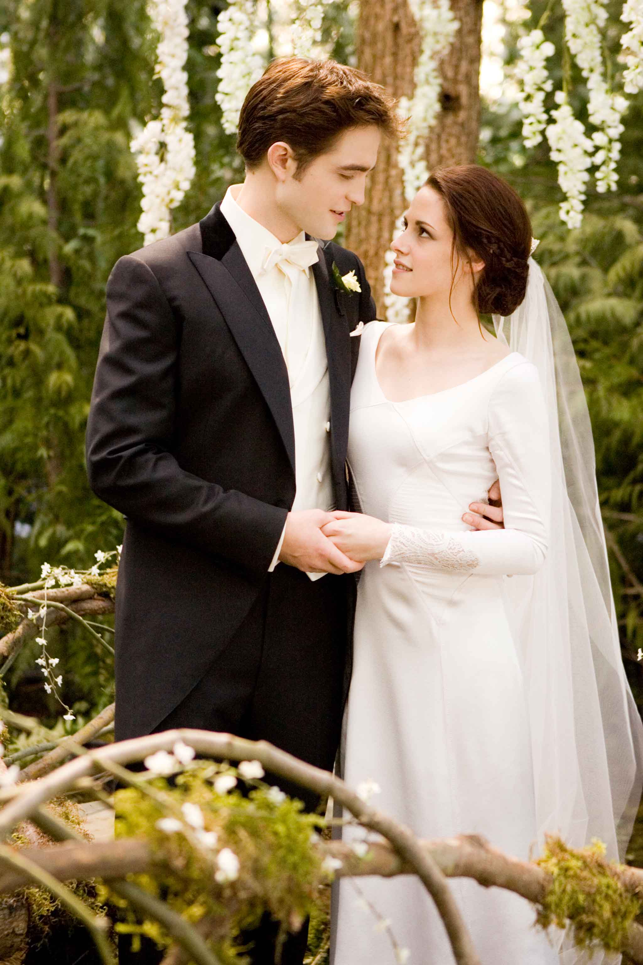 Bella with Edward 59