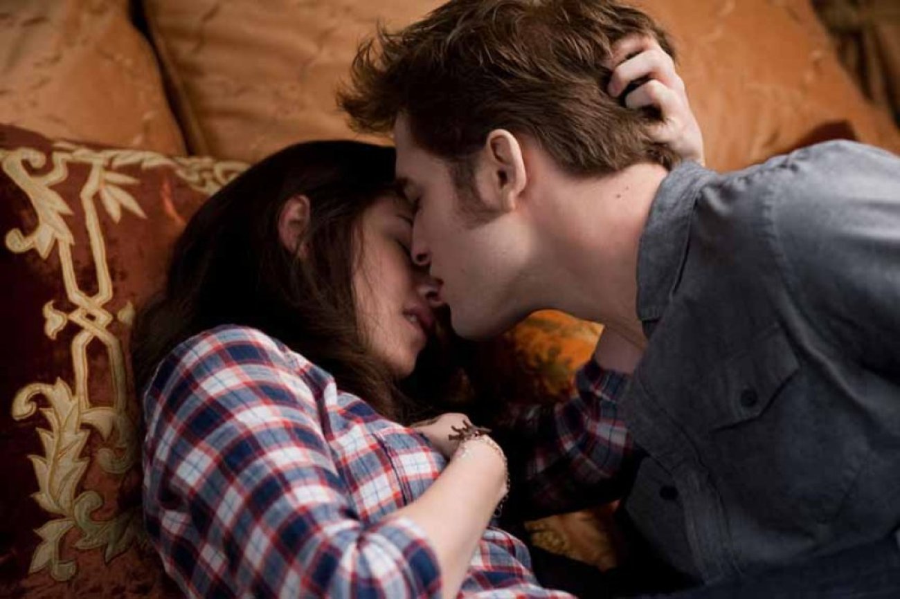 Bella with Edward 83